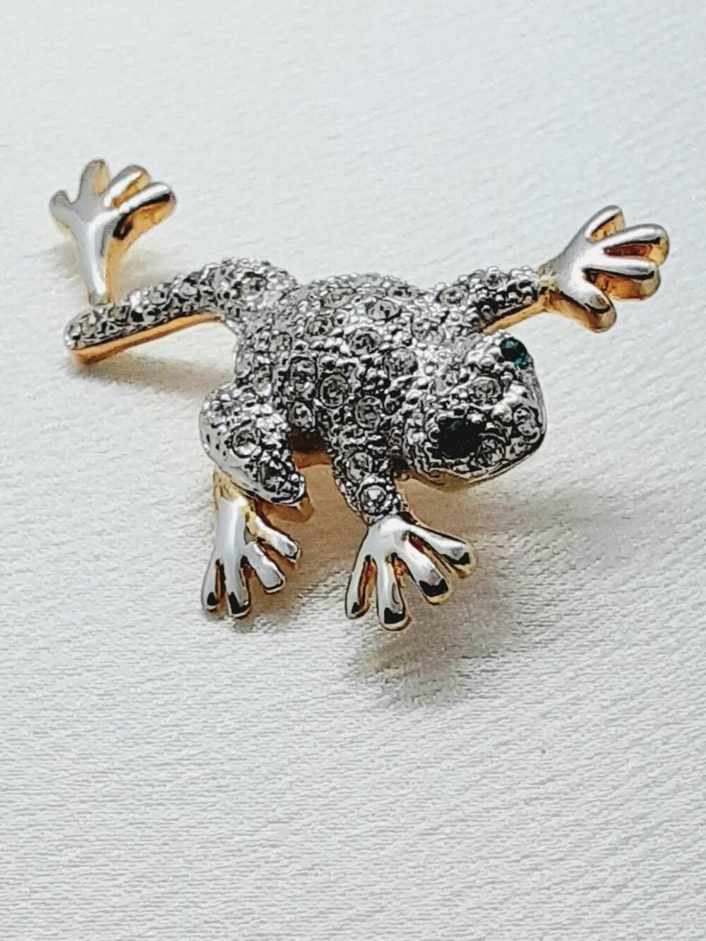NEW Frog Put'em Pin - Picture 9 of 9
